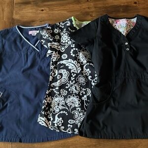 Bundle of 3 koi xsmall scrub tops